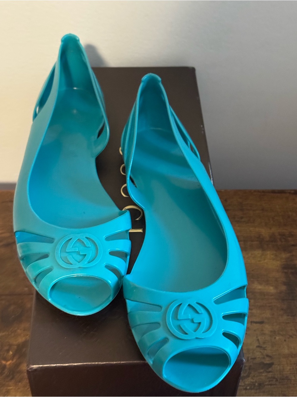 Gucci Turquoise Logo Cutout Jelly Flats Size 37 = Size 6.5 - Picture 2 of 5